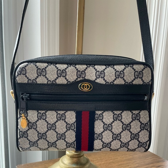 💕Vintage Gucci Crossbody - Picture 1 of 14